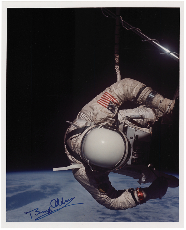 Lot 425 Buzz Aldrin Signed Photograph