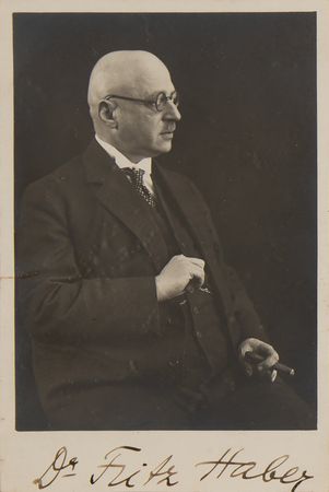 Lot #215 Fritz Haber Signed Photograph - The Nobel Prize-Winning 'Father of Chemical Warfare' - Image 2