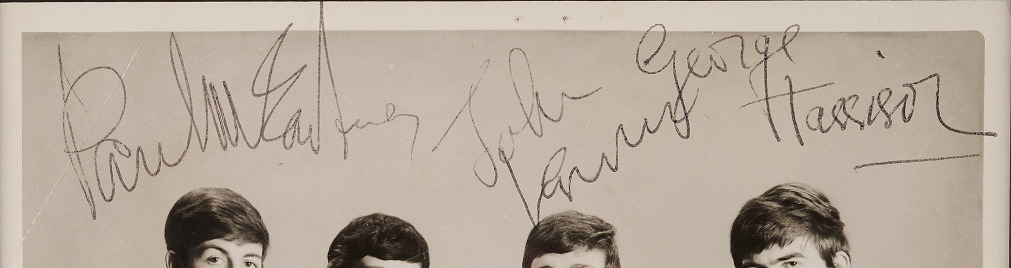 ビートルズ　Astrid Kirchherr 直筆サイン入りプリント　保存額装 Beatles Signed Photograph - Taken by Astrid Kirchherr in 1962 | RR