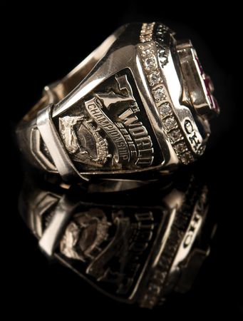 Lot #652 Boston Red Sox: 2007 World Series Championship Ring, Awarded to a Fenway Park Usher - Image 2