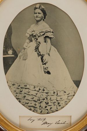 Lot #6 Mary Todd Lincoln Signature - Image 3