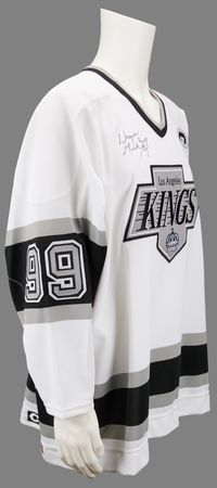 Lot #667 Wayne Gretzky Signed Los Angeles Kings Hockey Jersey - Image 4