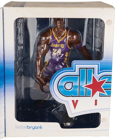 Lot #662 Kobe Bryant (2) 2007 Upper Deck Limited Edition All-Star Vinyl Figurines (Gold and Purple Uniform Variants) - Image 2