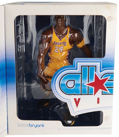 Lot #662 Kobe Bryant (2) 2007 Upper Deck Limited Edition All-Star Vinyl Figurines (Gold and Purple Uniform Variants) - Image 3