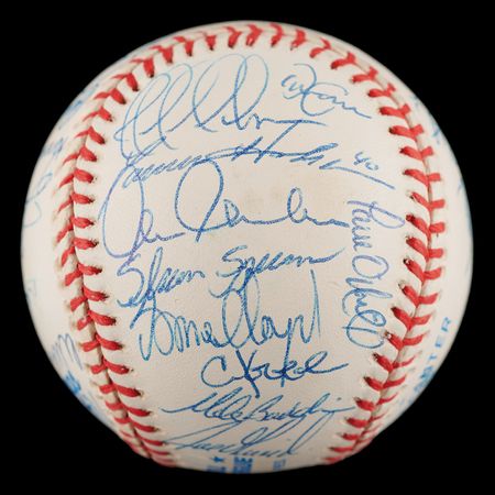Lot #679 NY Yankees: 1998 Team-Signed Baseball - Image 4