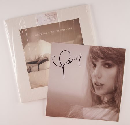 Lot #513 Taylor Swift Signed Album Insert Print - Image 1