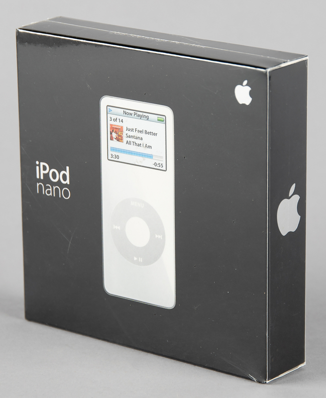 Lot 6082 Apple iPod Nano (1st Generation, Sealed - 2GB, White)