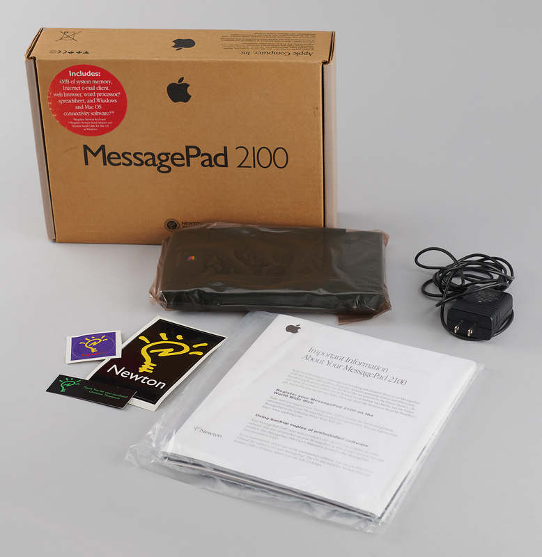 Lot 6069 Apple Newton MessagePad 2100 (Unused)