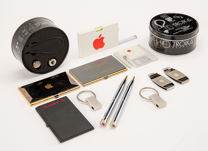 Lot 6137 Apple Computer Lot of (12) Business Ephemera