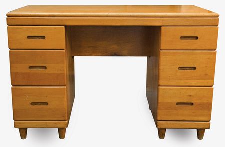 Lot #6010 Steve Jobs Bedroom Desk from the 'Apple Garage' Property - Image 6