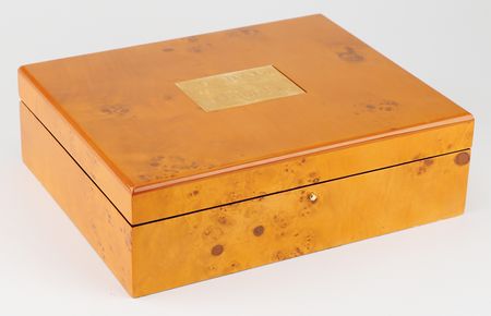 Lot #6100 George H. W. Bush's 24K Gold-Plated, Diamond-Encrusted Apple iPad 2, Presented by King Abdullah of Saudi Arabia - Image 8