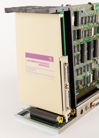 Lot #6059 Apple Lisa Computer with 'Twiggy' Drives, ProFile Hard Drive, Manuals, and Printer - Image 10