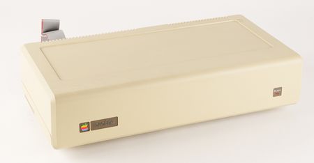 Lot #6059 Apple Lisa Computer with 'Twiggy' Drives, ProFile Hard Drive, Manuals, and Printer - Image 18