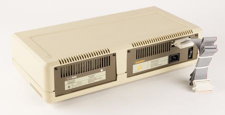 Lot #6059 Apple Lisa Computer with 'Twiggy' Drives, ProFile Hard Drive, Manuals, and Printer - Image 19