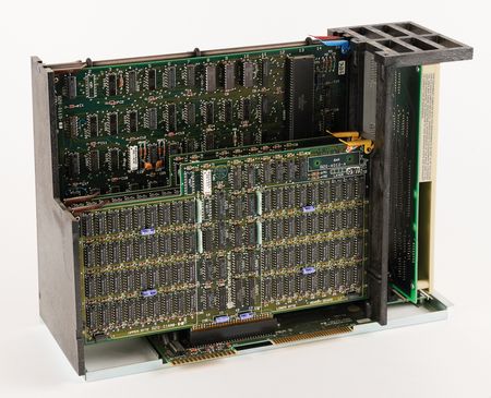 Lot #6059 Apple Lisa Computer with 'Twiggy' Drives, ProFile Hard Drive, Manuals, and Printer - Image 9