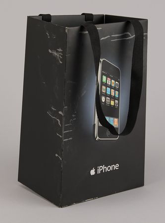 Lot #6089 Apple iPhone - Rare 4GB Model (First Generation, Sealed) - Image 8