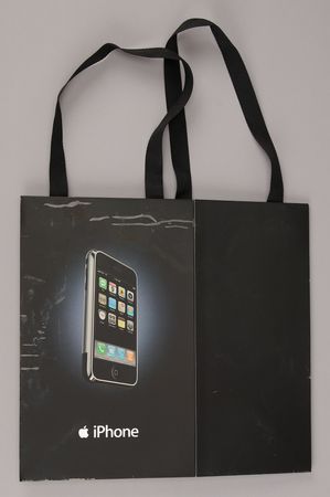 Lot #6089 Apple iPhone - Rare 4GB Model (First Generation, Sealed) - Image 9