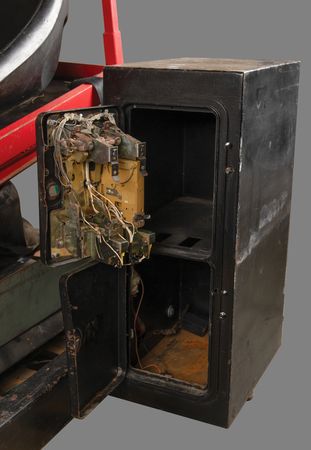 Lot #6194 Balance Technology: The Hotseat System Arcade Motion Simulator Prototype (1984) - Image 10