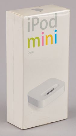 Lot #6081 Apple iPod Mini (1st Generation, Sealed - Pink, 4GB) with Dock - Image 7