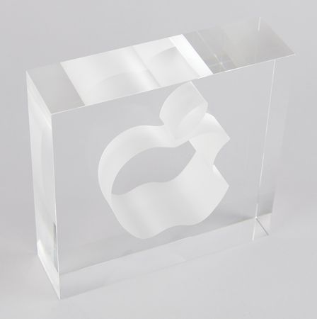 Lot #6142 Apple 10-Year Employee Service Award - Image 4