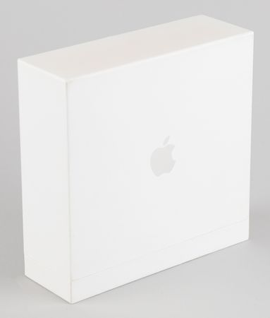 Lot #6142 Apple 10-Year Employee Service Award - Image 5