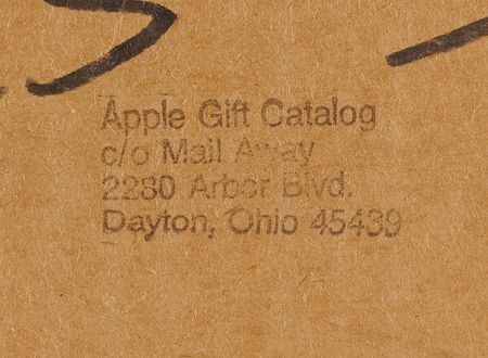 Lot #6122 Apple Computer 'Rainbow Logo' Latch-Hook Rug Kit (1983) - Image 3