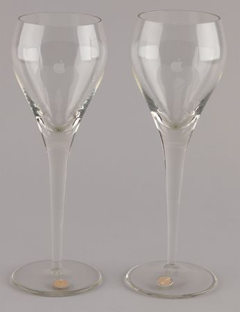 Lot #6136 Apple Computer Glassware - Champagne and Wine Glasses, Beer Mug, and IS&T Jar - Image 6