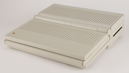 Lot #6066 Apple Macintosh Portable - Backlit Model (M5126) - Image 2