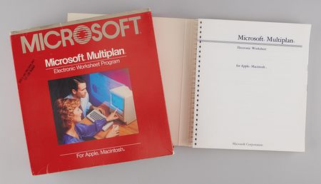 Lot #6062 Apple Macintosh Software: Microsoft Chart and Microsoft Multiplan (First Versions, c. 1984) - Image 3
