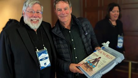 Lot #6033 Steve Jobs and Steve Wozniak Signed Issue of Macworld #1 - Image 5