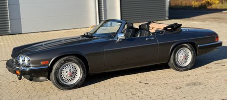 Lot #6030 Apple Computer-Registered 1989 Jaguar XJS V12 Convertible with Complete Apple Fleet Documentation - The Executive Vehicle of Apple Engineer Taylor Pohlman - Image 3