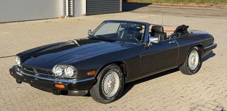 Lot #6030 Apple Computer-Registered 1989 Jaguar XJS V12 Convertible with Complete Apple Fleet Documentation - The Executive Vehicle of Apple Engineer Taylor Pohlman - Image 5