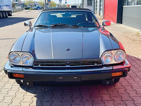 Lot #6030 Apple Computer-Registered 1989 Jaguar XJS V12 Convertible with Complete Apple Fleet Documentation - The Executive Vehicle of Apple Engineer Taylor Pohlman - Image 9