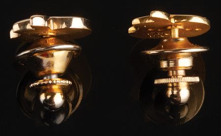 Lot #6117 Apple Computer 5 and 10-Year Service Gold Pins - Image 4