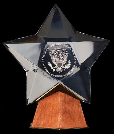 Lot #167 Richard Nixon Lucite Star Presidential Gift - Image 2
