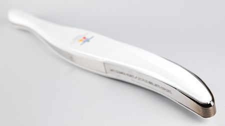 Lot #3030 Vancouver 2010 Winter Olympics Torch - Image 2