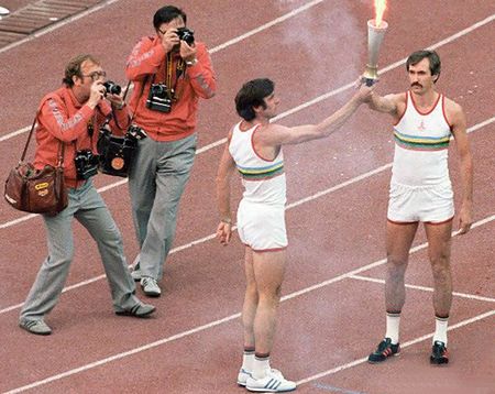 Lot #3012 Moscow 1980 Summer Olympics 'Stadium' Torch - One of 20 Exclusively Designed for the Olympic Flame-Lighting Ceremonies Held in Moscow, Leningrad, Minsk, and Kiev - Image 15