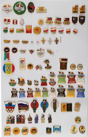 Lot #3246 National Olympic Committee (NOC) Massive Collection of (994) Pins - Image 10