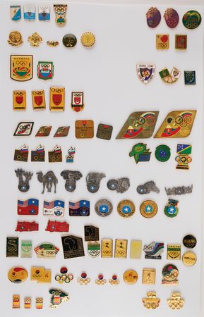 Lot #3246 National Olympic Committee (NOC) Massive Collection of (994) Pins - Image 14