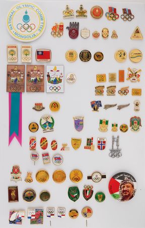 Lot #3246 National Olympic Committee (NOC) Massive Collection of (994) Pins - Image 9