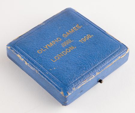 Lot #3121 London 1908 Olympics Judge's Participation Medal - Image 4