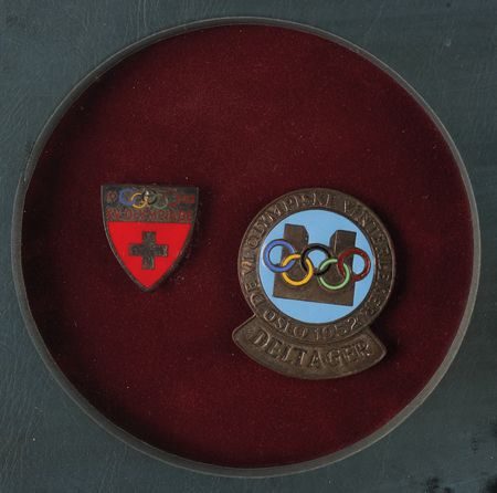 Lot #3075 Oslo 1952 Winter Olympics Gold Winner's Medal for Ice Hockey - Image 5