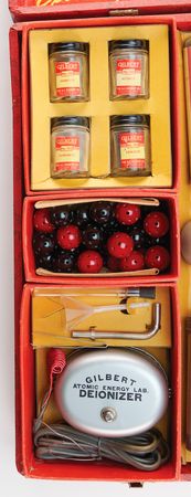 Lot #4098 Gilbert U-238 Atomic Energy Laboratory - 'The Most Dangerous Toy in History' - Image 4