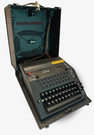 Lot #4058 Swiss NEMA Model 45 Cipher Machine - Successor to Enigma - Image 3