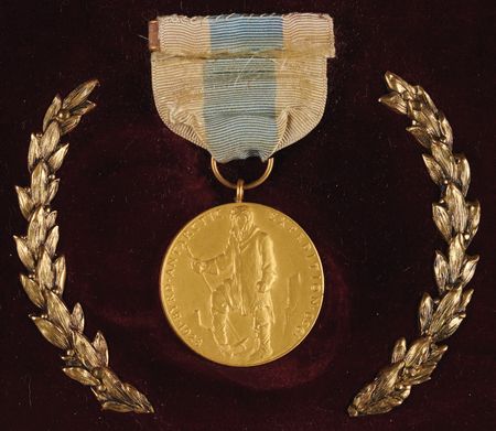 Lot #204 Richard E. Byrd: Congressional Gold Medal from the 1928-1930 Byrd Antarctic Expedition with Signed Transmittal Letter from Admiral Byrd - Presented to the Expedition's Supply Officer - Image 2