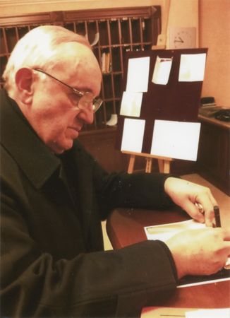 Lot #198 Pope Francis Signed Photograph - Image 2