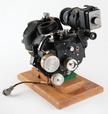 Lot #50 U.S. Army Air Forces Norden M-9B Bombsight with W.L. Maxson Type X-1 Reflex Sight - Image 3