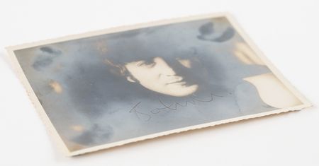 Lot #7022 John Lennon Signed Photograph - From the Collection of 'Apple Scruff' Lizzie Bravo - Image 2