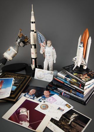 Lot #256 Space Exploration Archive (100+ Items)