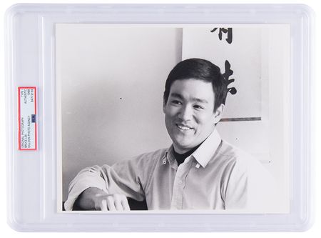 Lot #408. Bruce Lee Original Photograph - PSA Type I